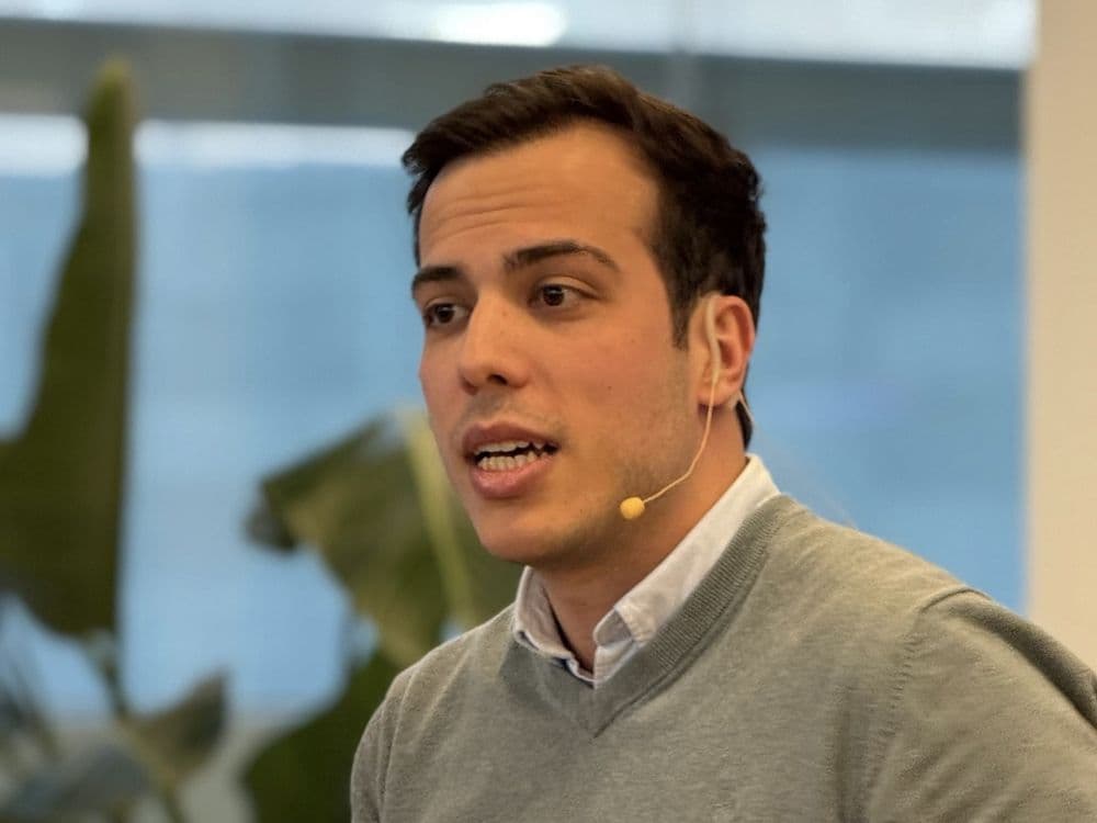 Nacho Sánchez impartiendo una formación